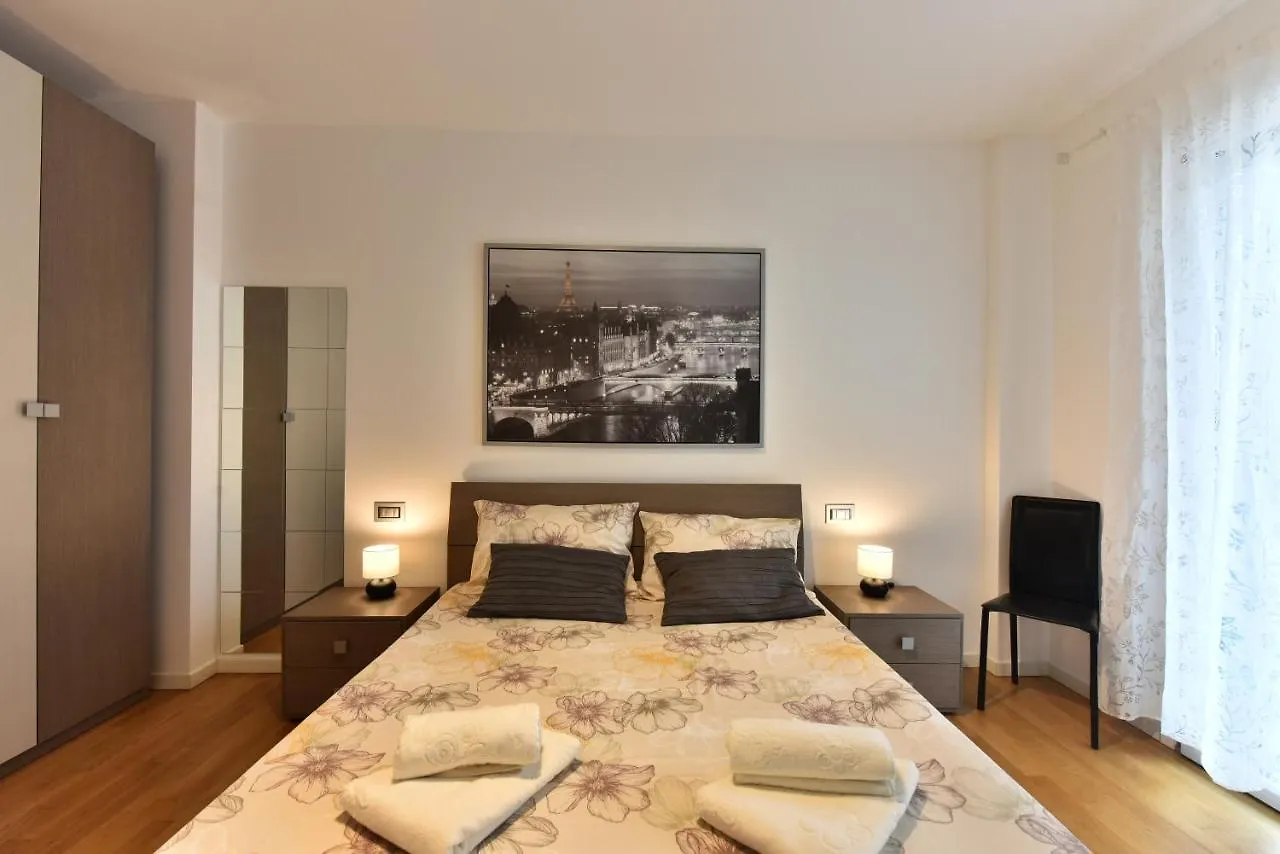 Apartman Caseospitali - Casa Kikka, Elegante Appartamento Con Balcone In Nuovo Condominio Per 4 Cernusco sul Naviglio