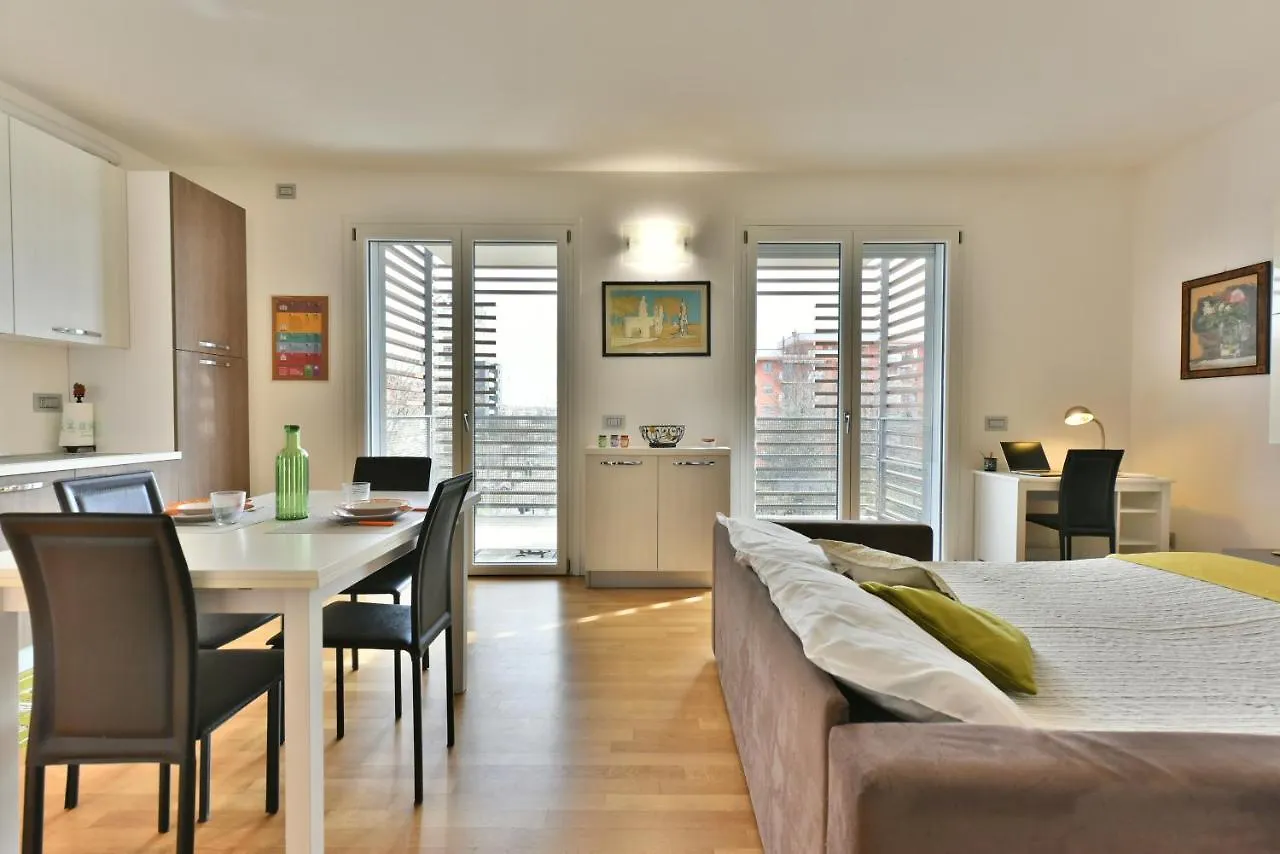 Caseospitali - Casa Kikka, Elegante Appartamento Con Balcone In Nuovo Condominio Per 4 Cernusco sul Naviglio Olaszország