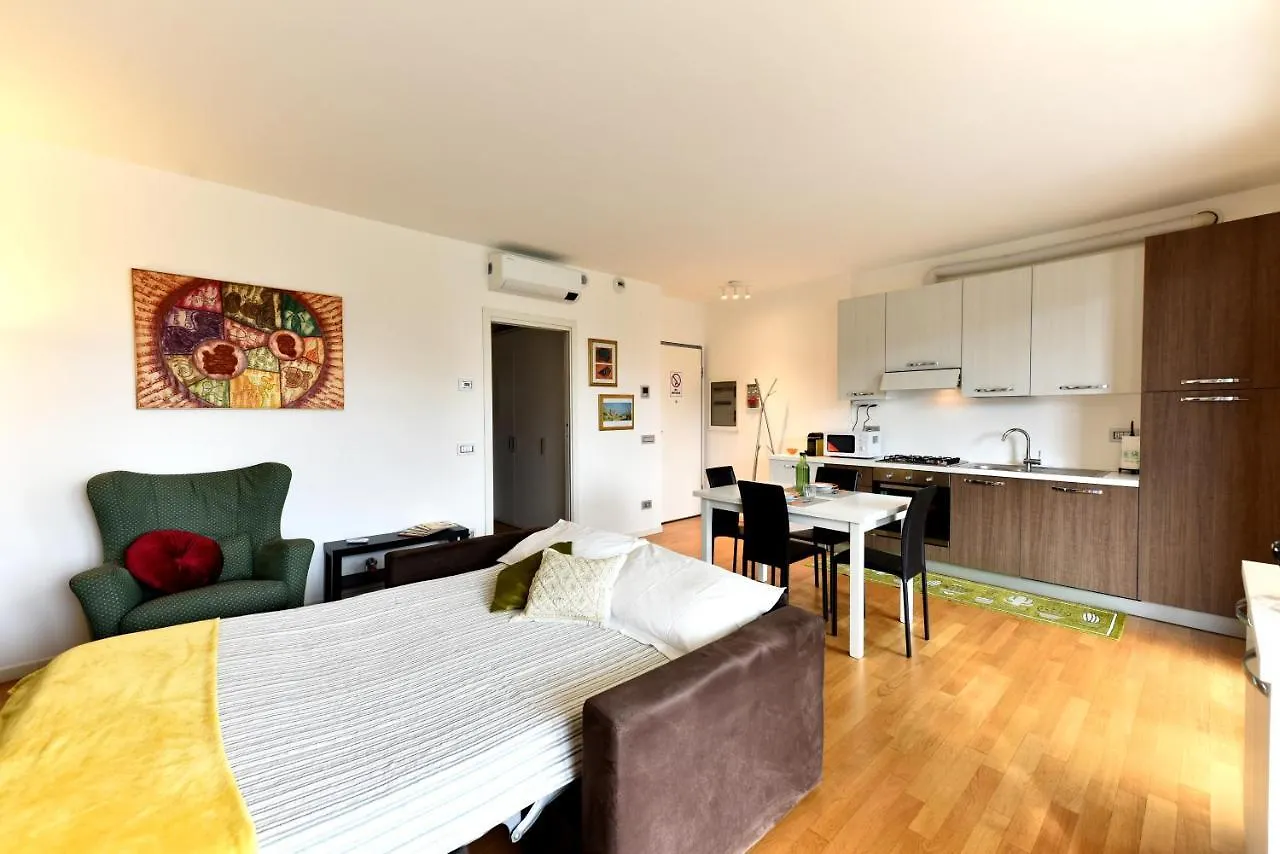 Caseospitali - Casa Kikka, Elegante Appartamento Con Balcone In Nuovo Condominio Per 4 Cernusco sul Naviglio