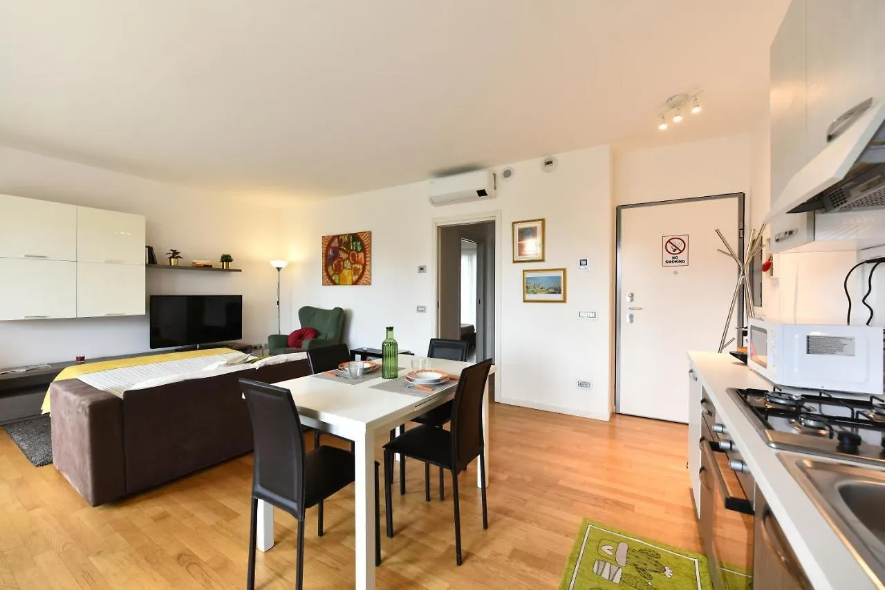 Caseospitali - Casa Kikka, Elegante Appartamento Con Balcone In Nuovo Condominio Per 4 Cernusco sul Naviglio